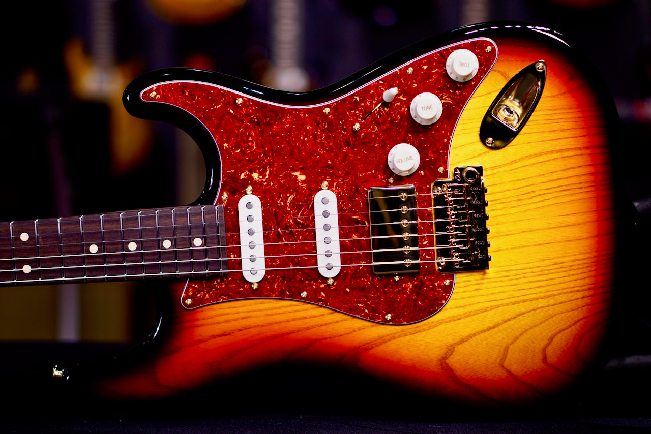 Suhr Classic S Custom 3 Tone Burst Rosewood Neck & Gold Package 85894