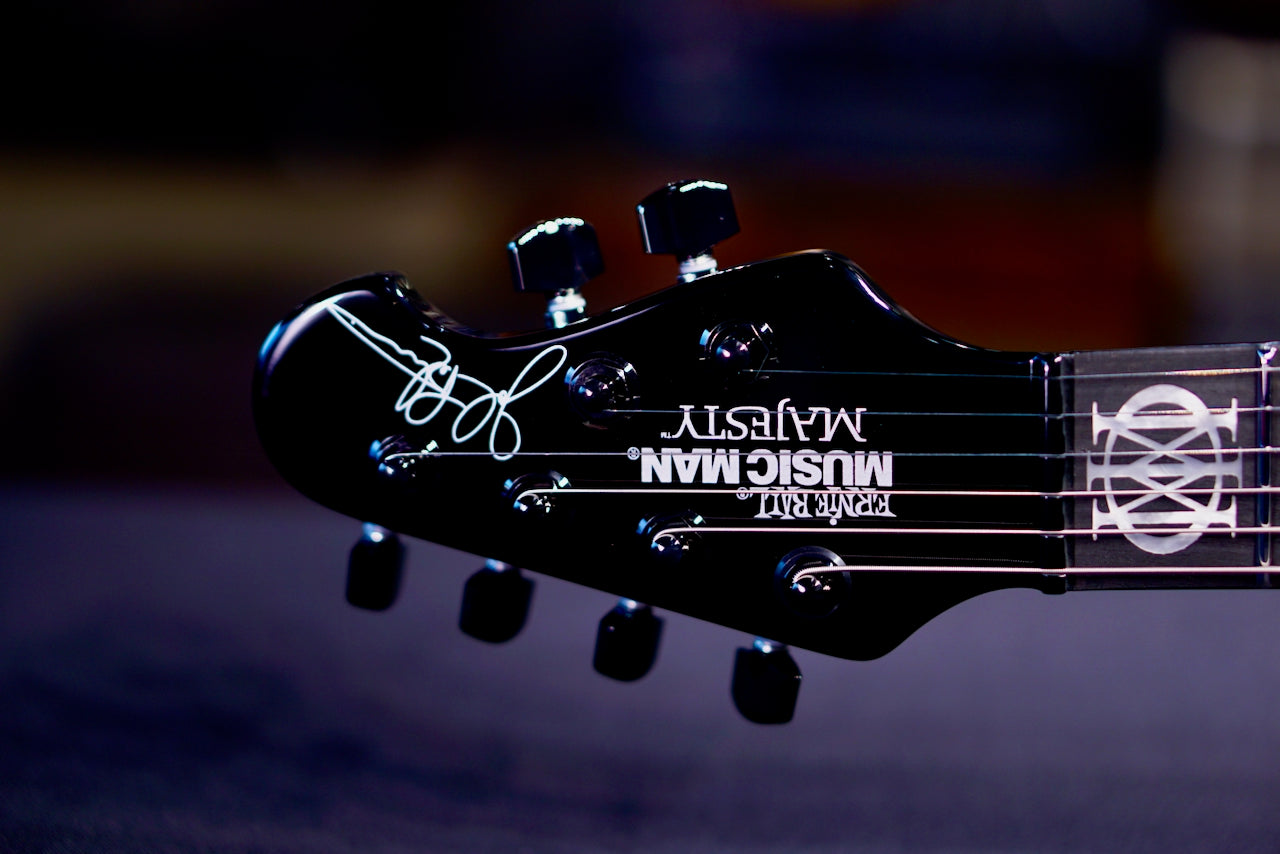 Ernie Ball Music Man Majesty Premium Select - Strawberry Moon M021645