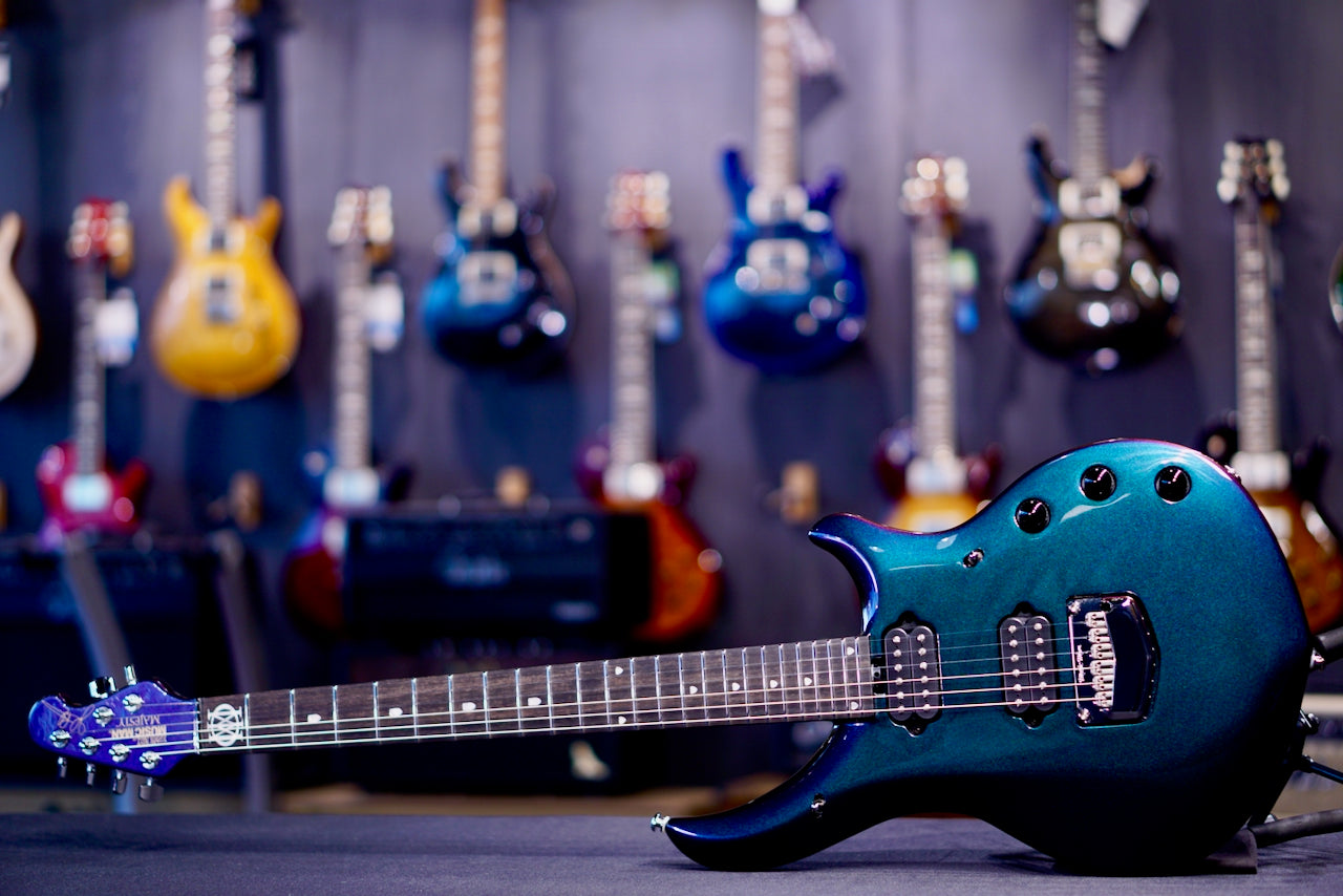 Ernie Ball Music Man Majesty Premium Select - Mystic Dream M021601