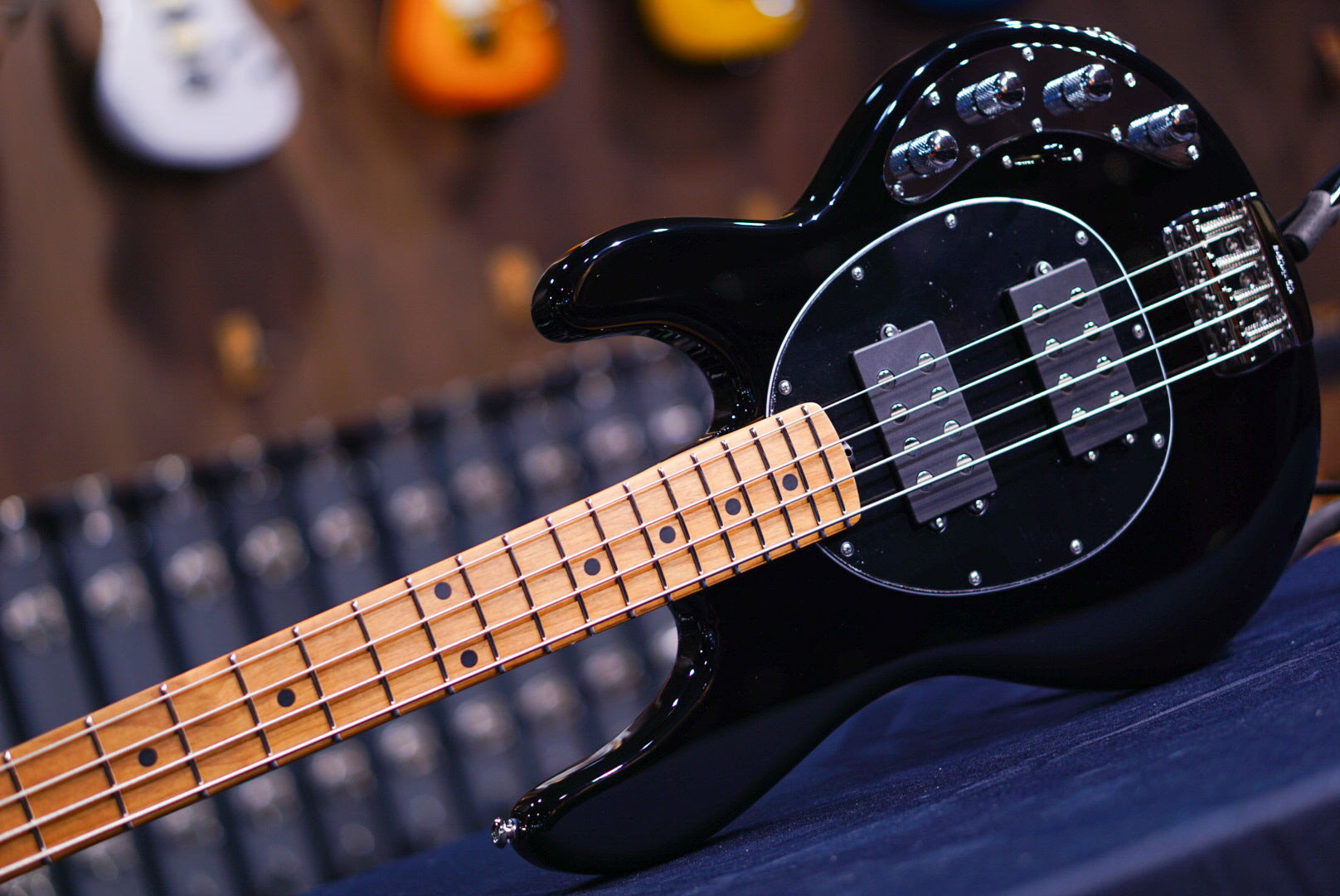 Ernieball Musicman StingRay Special HH black K03821