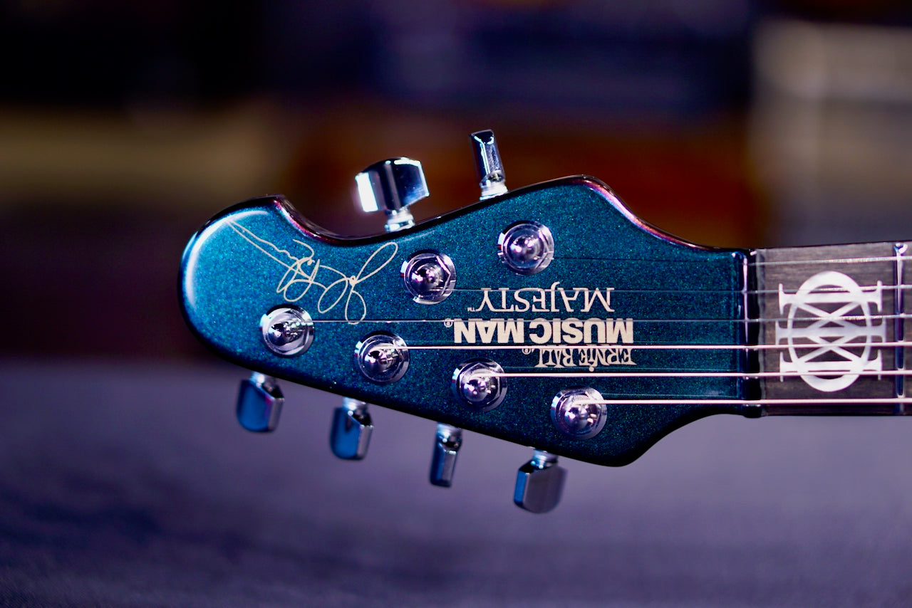 Ernie Ball Music Man Majesty Premium Select - Mystic Dream M021601