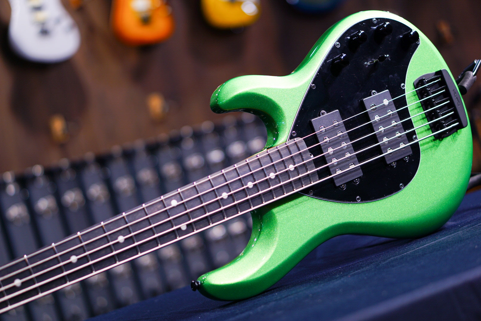 Ernieball Musicman StingRay Special 5 HH kiwi green K02371