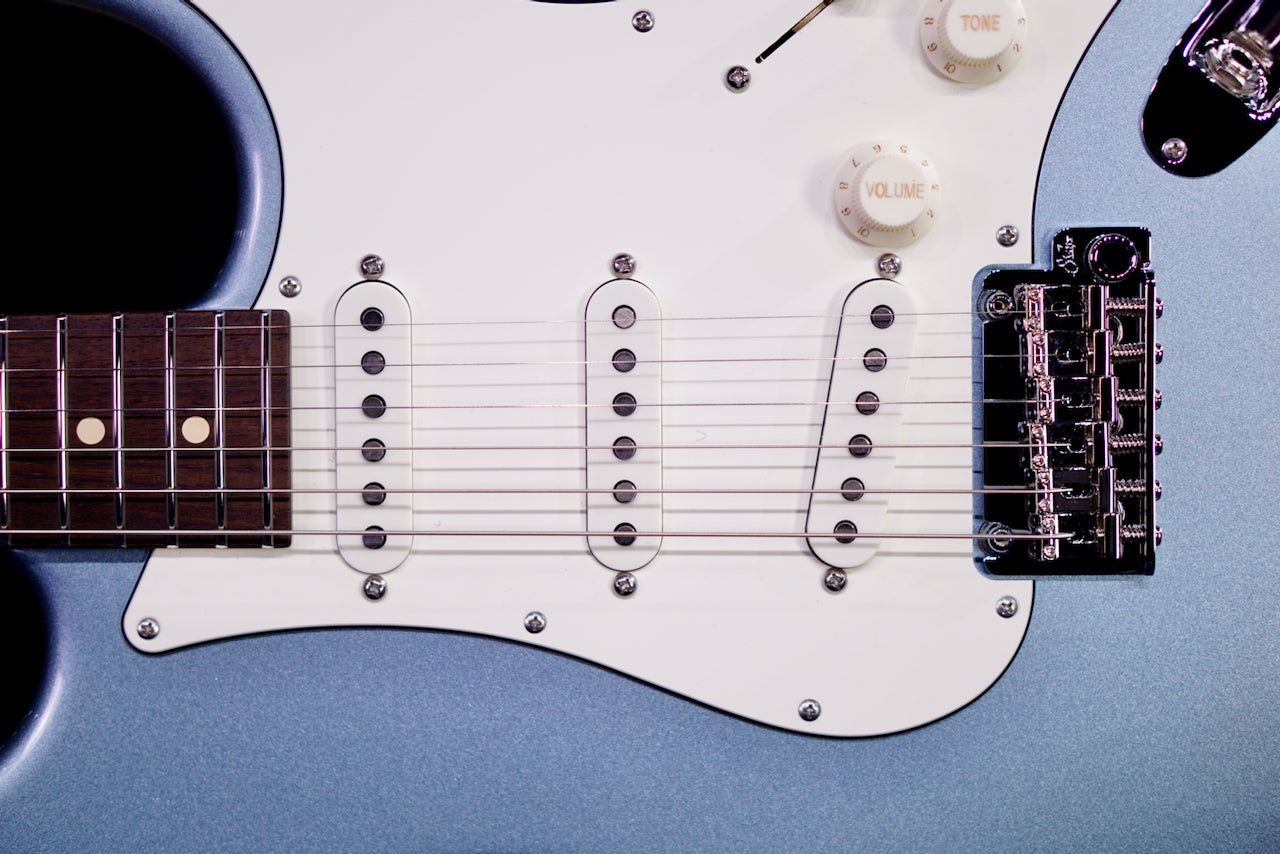 Suhr Limited Edition Classic S Ice Blue Metalic 84912