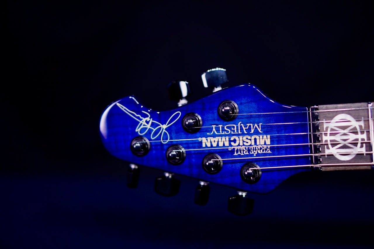 Ernie Ball Music Man Majesty Blue Ink BFR M019928