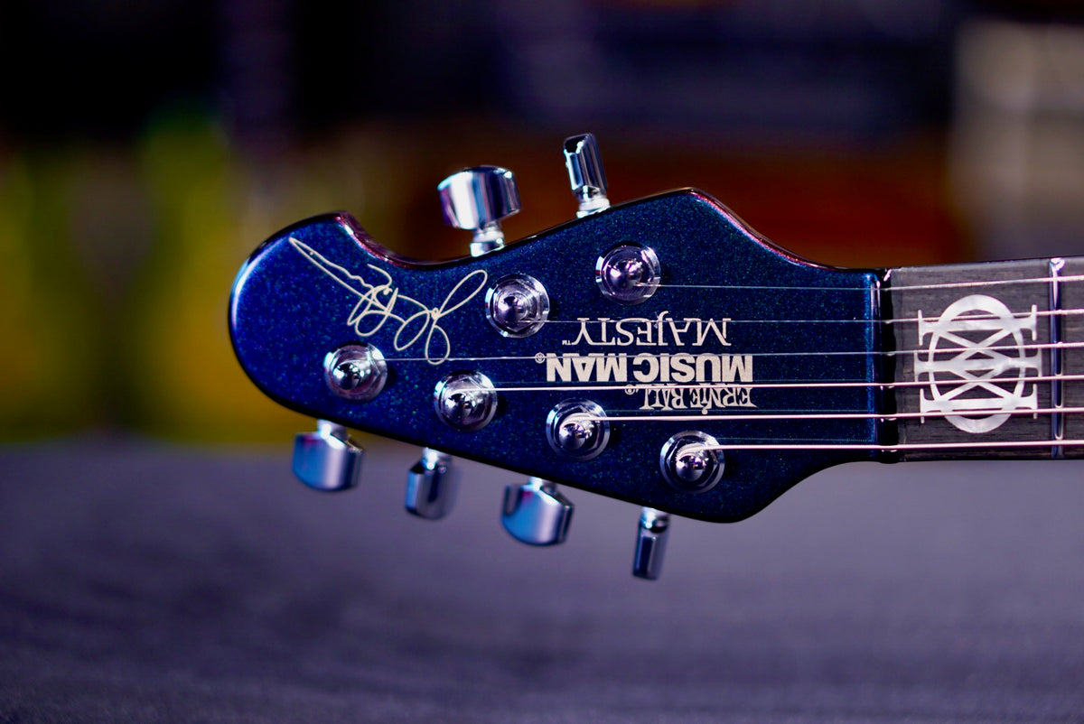 Ernie Ball Music Man Majesty Premium Select -Mystic Dream M021379