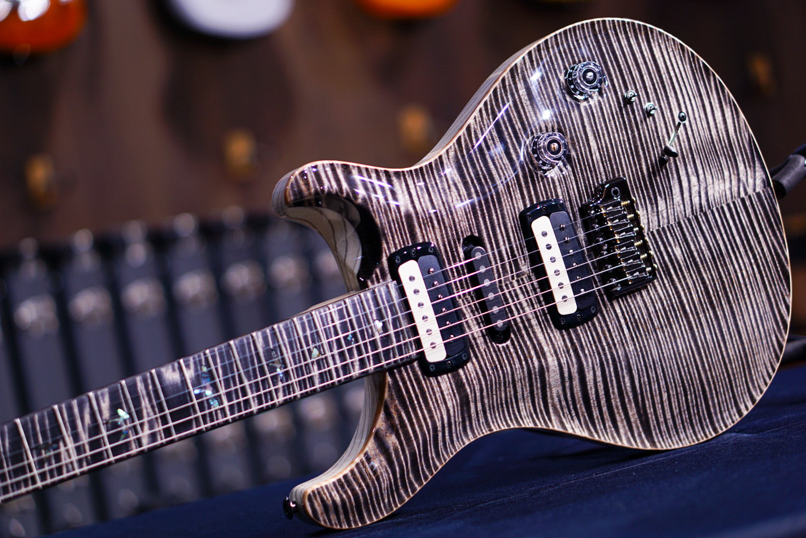 PRS Private stock modern eagle V in High contrast charcoal PS11002 0382009