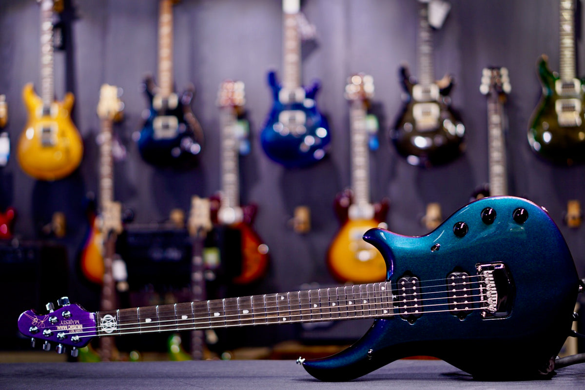 Ernie Ball Music Man Majesty Premium Select -Mystic Dream M021414