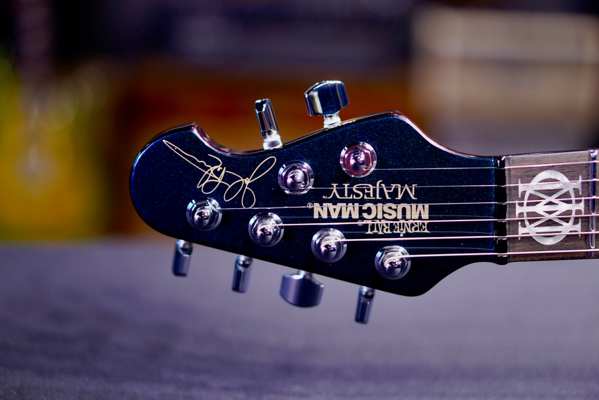 Ernie Ball Music Man Majesty Premium Select -Mystic Dream M021414