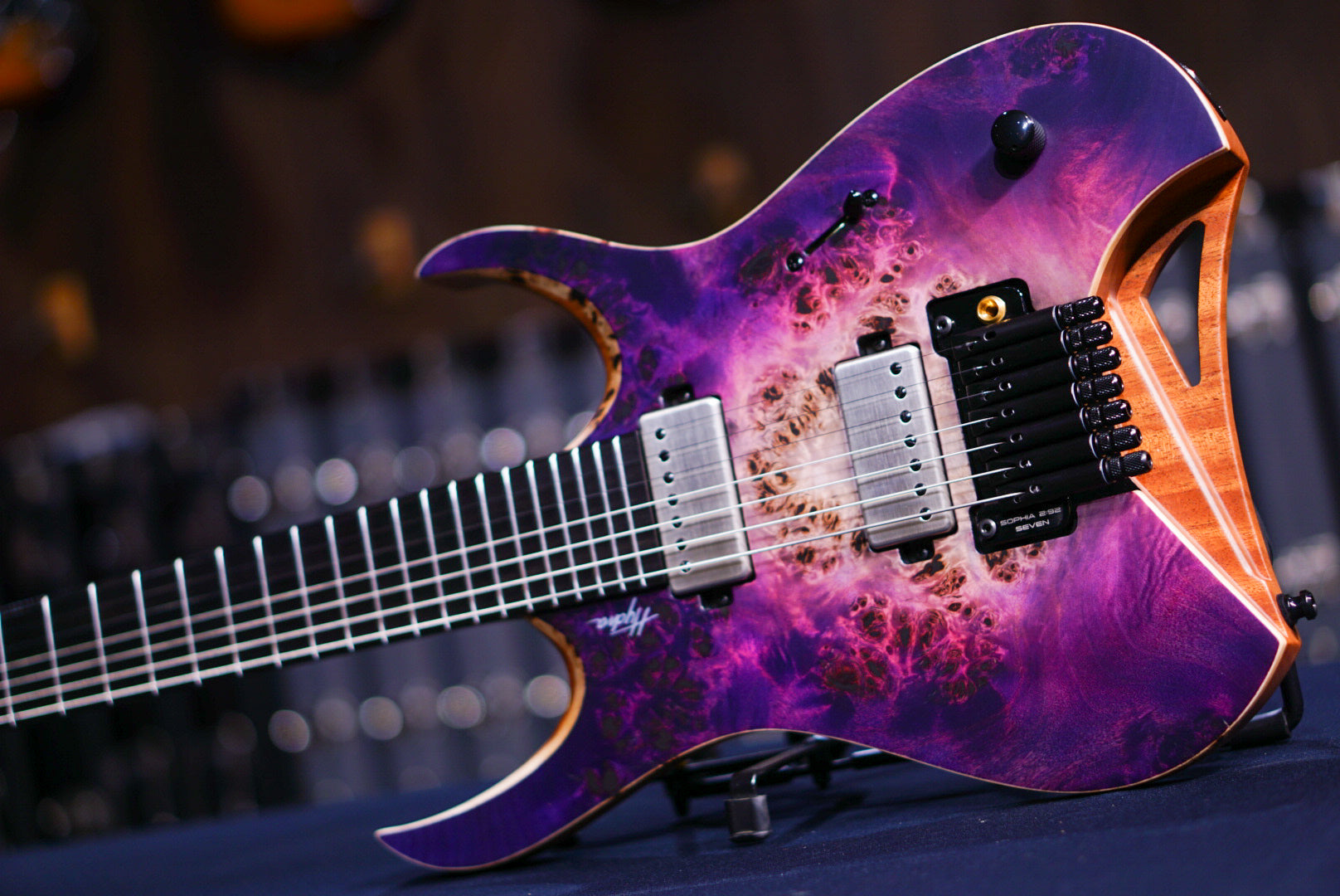 Mayones Hydra Elite Pro 7  trans natural fade purple blue burst out satine HF0000710