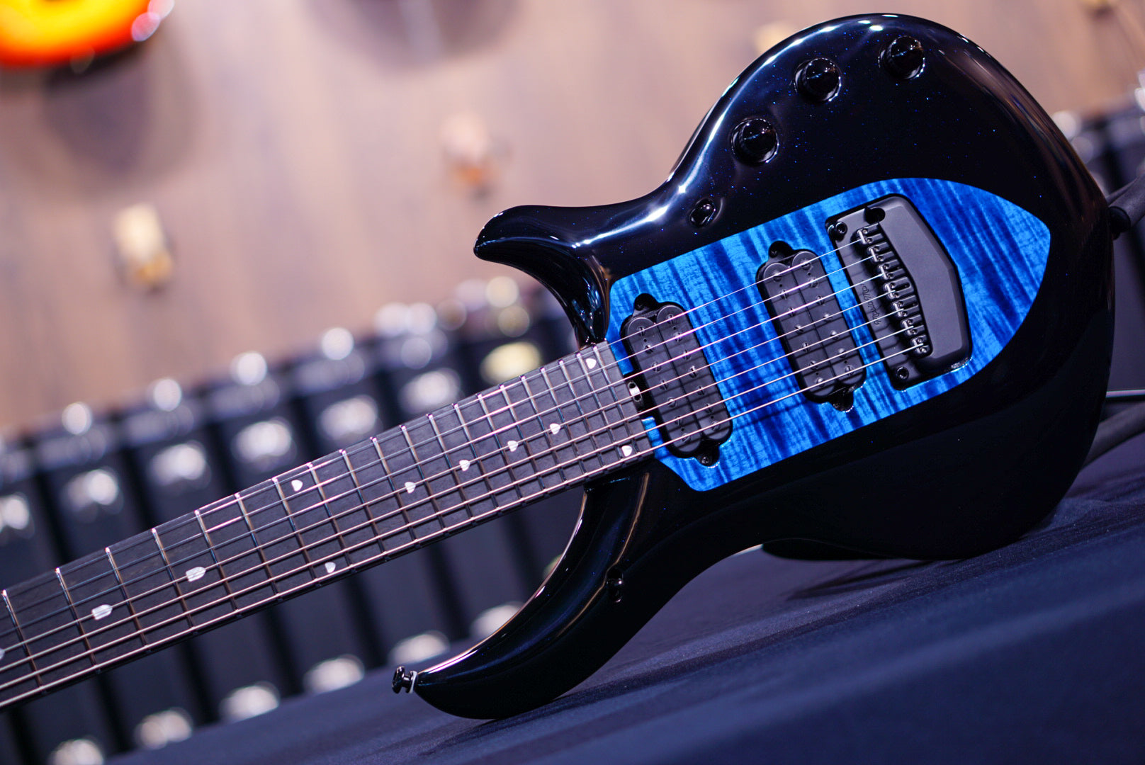 Ernieball Musicman Majesty 7 okelani blue M017077