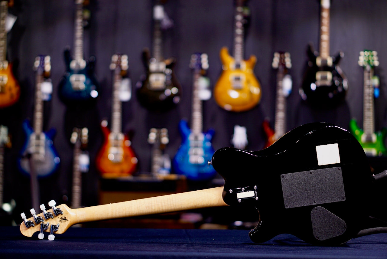 Ernie Ball Music Man Axis - Natural Gloss Flame - Maple G81262