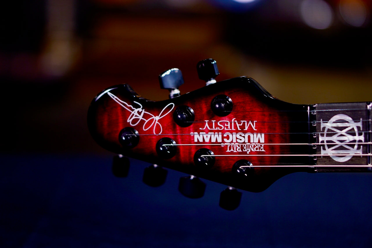 Ernie Ball Music Man Majesty Red Nebula 6-String M019892