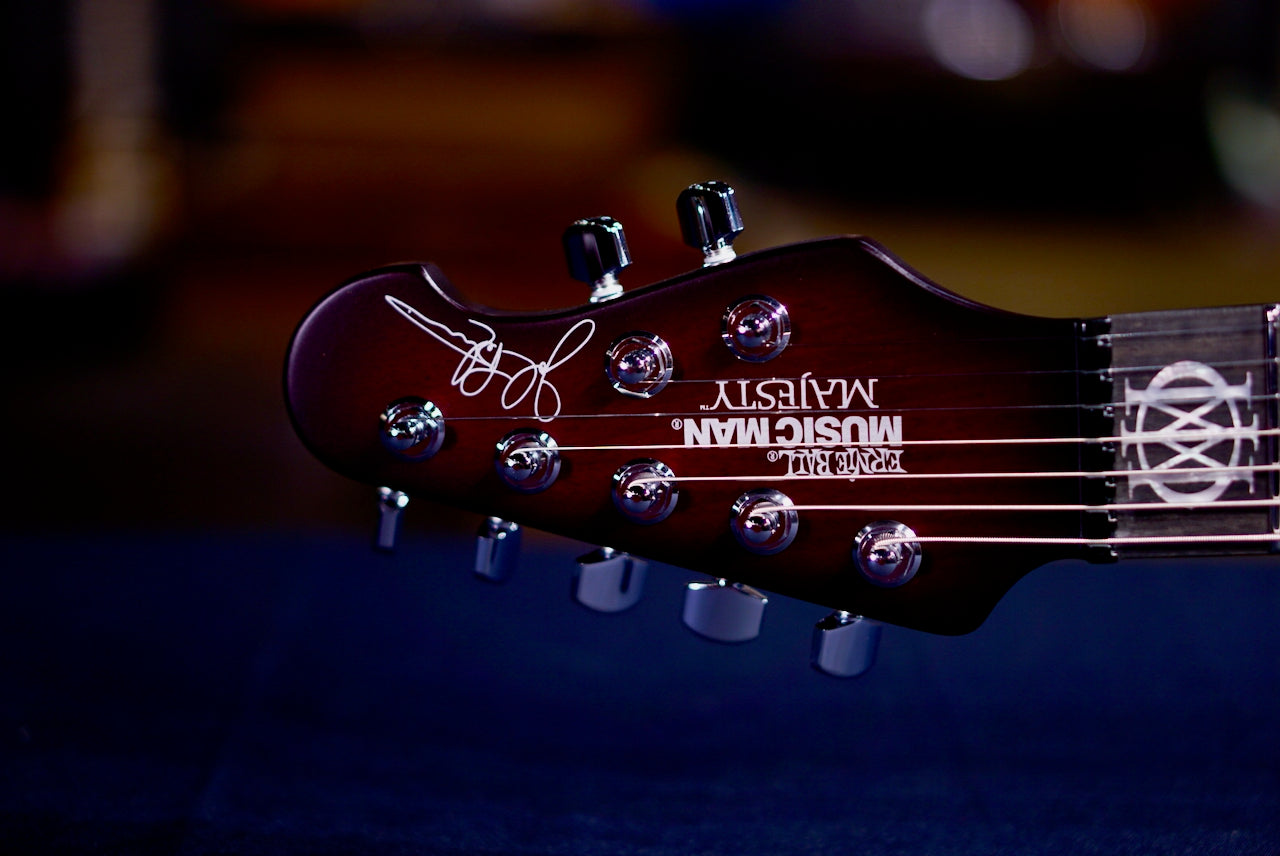 Ernie Ball Music Man Majesty 7 Amaranth Red M019911