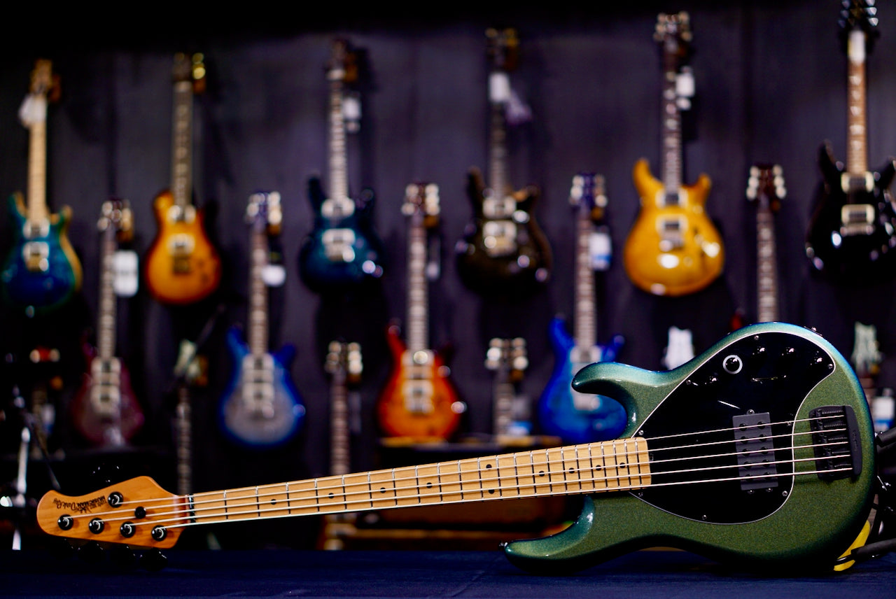 Ernie Ball Music Man Bass Dark Ray 5 Emerald Iris S12527