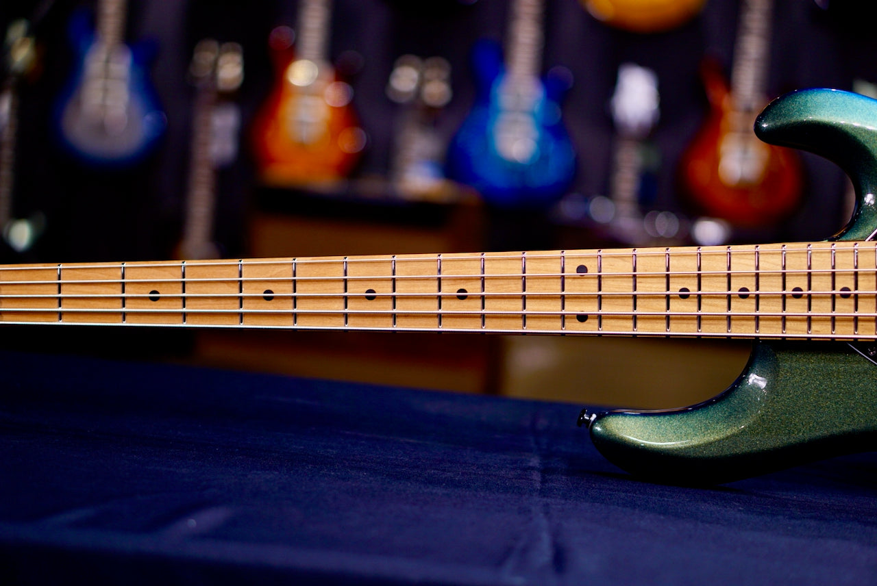 Ernie Ball Music Man Bass Dark Ray 5 Emerald Iris S12527