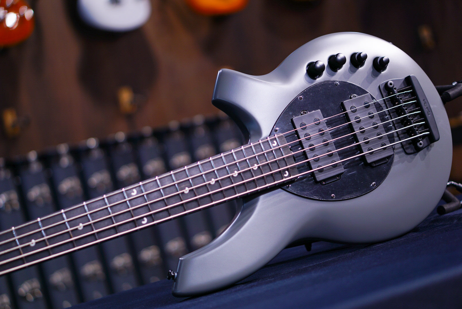 ERNIE BALL MUSICMAN BONGO 5 HH TITAN GREY K04452