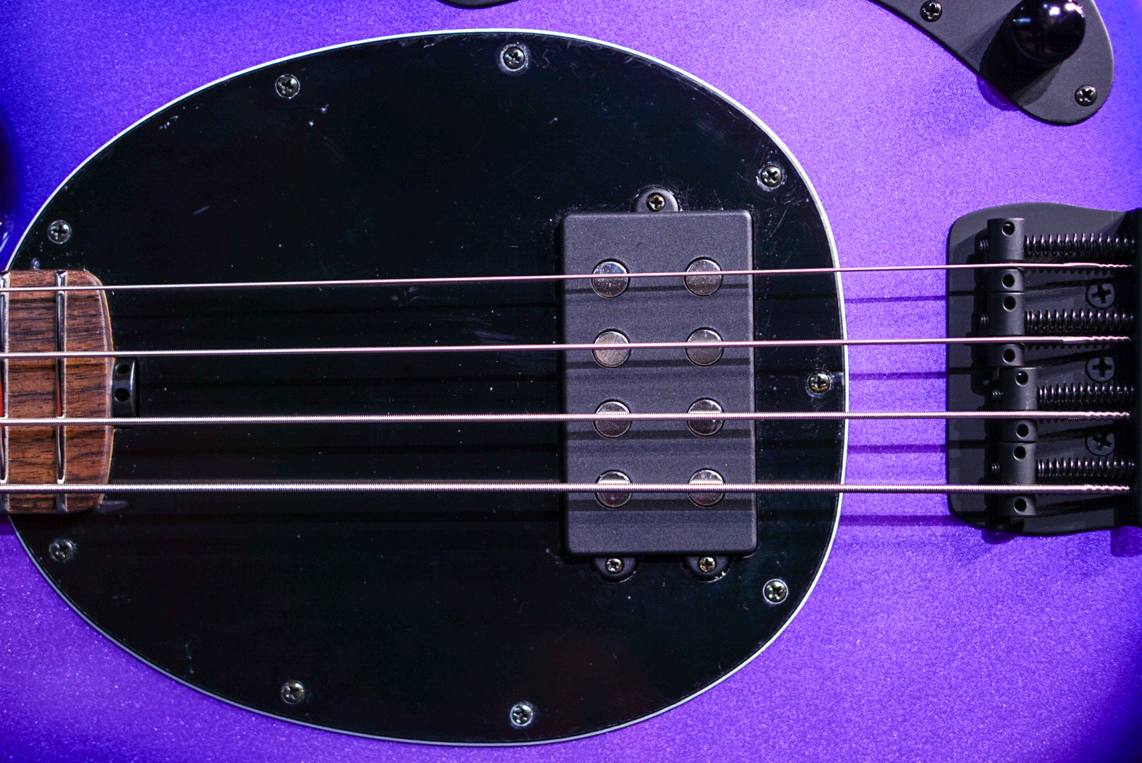 ERNIE BALL MUSICMAN STINGRAY SPECIAL H GRAPE CRUSH K04723