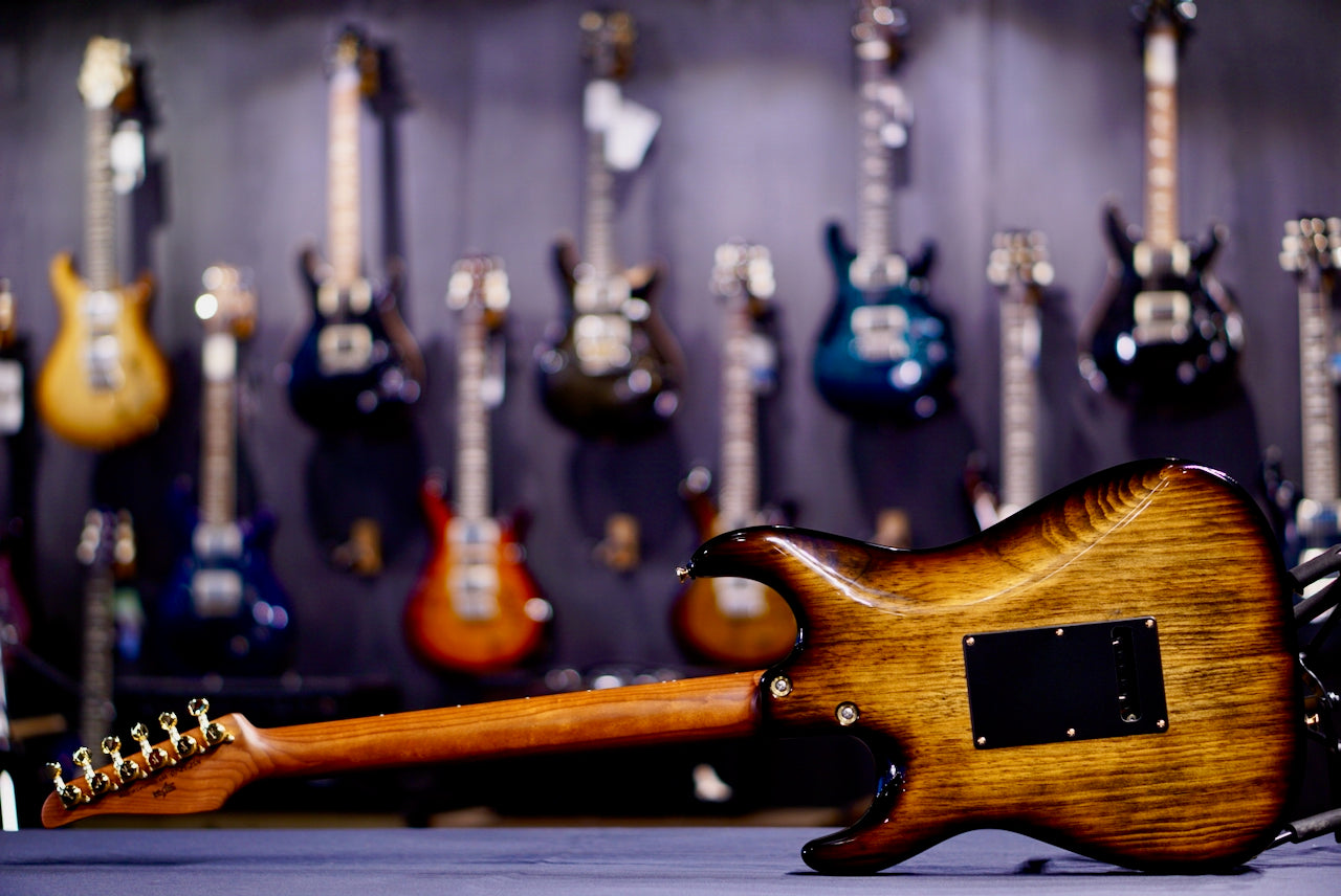 RESERVED Tom Anderson The Classic * 07-21-25N * Rustic Brown Edge Burst