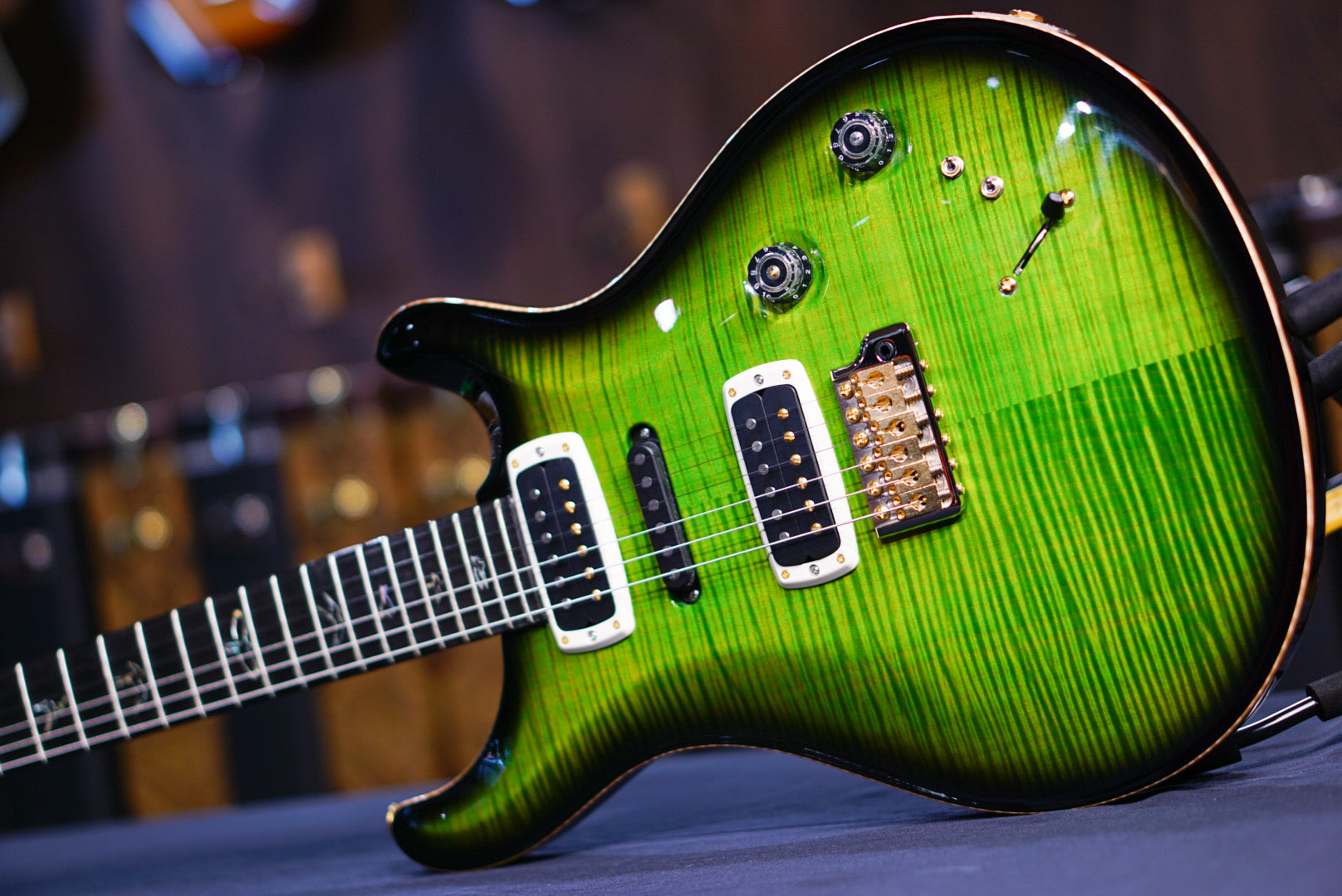 PRS Modern eagle V wood library Eriza verde smokeburst 0387191