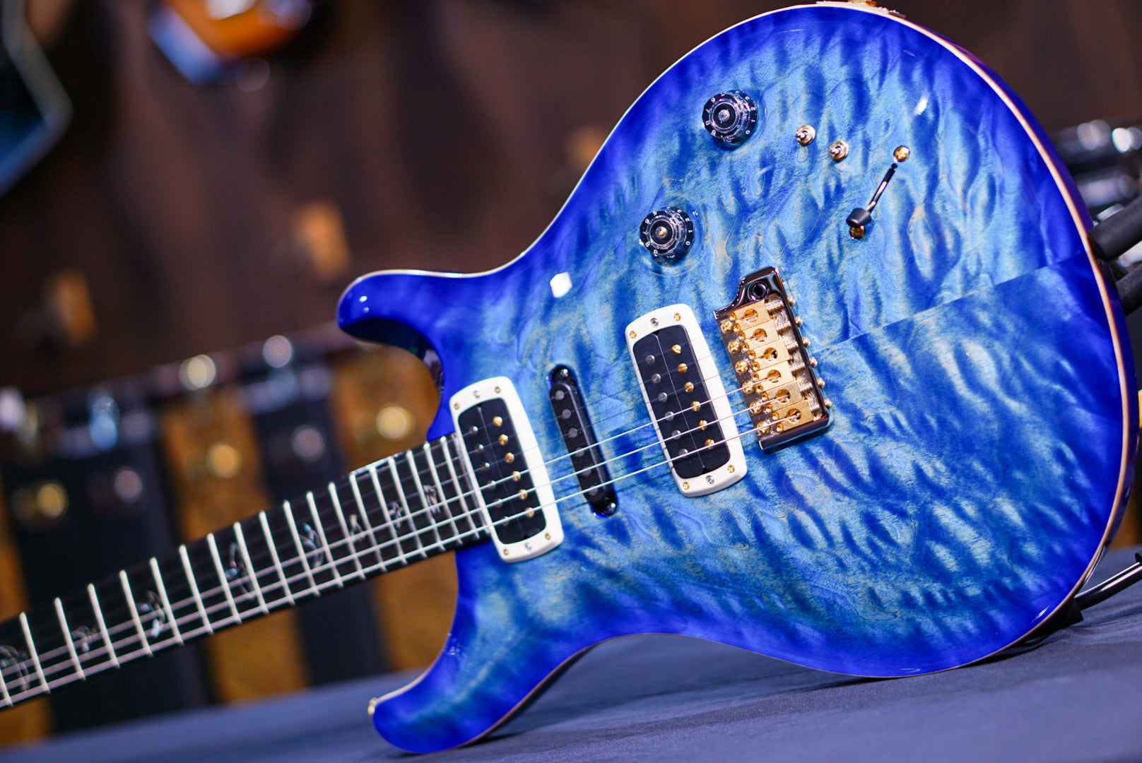 PRS Modern eagle V wood library faded blue burst 0387187