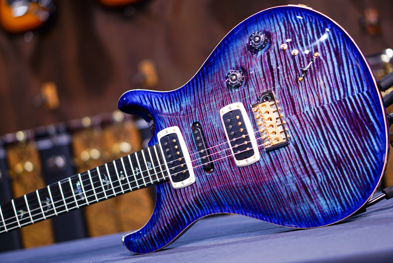 PRS Modern eagle V wood library violet blue burst 0388891