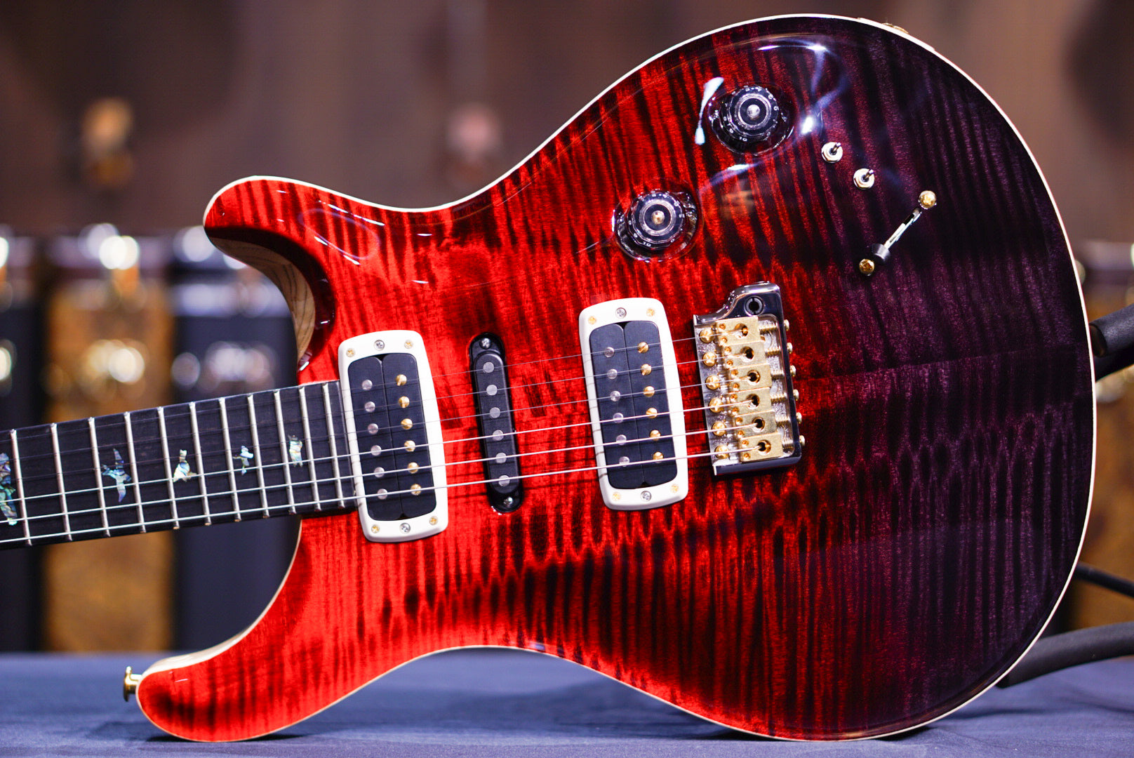 PRS Modern eagle V wood library Fire Red / Gray Black Fade 0388888