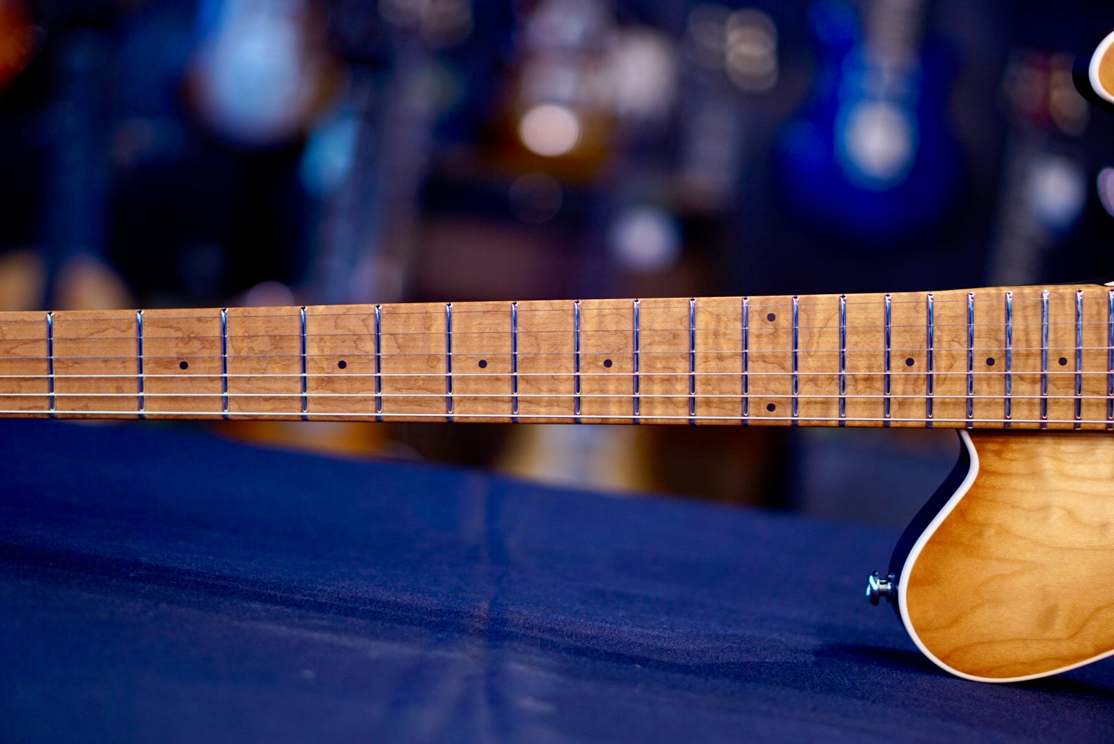 Ernie Ball Music man Axis Honey Pot Quilt H08523