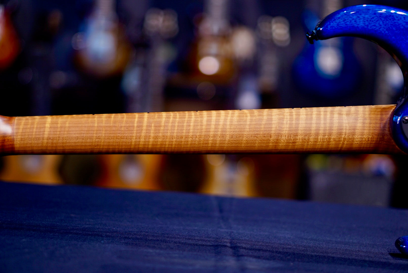 Ernie Ball Music Man JP15 Ultra Marine Quilt H09327