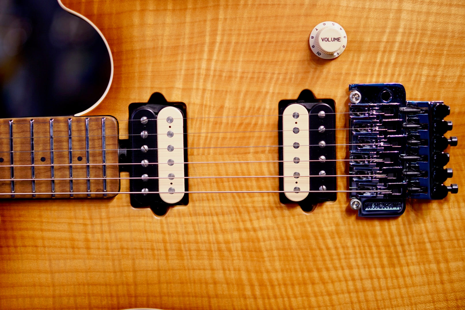 Ernie Ball Music Man Axis Honey Pot Flame H04312