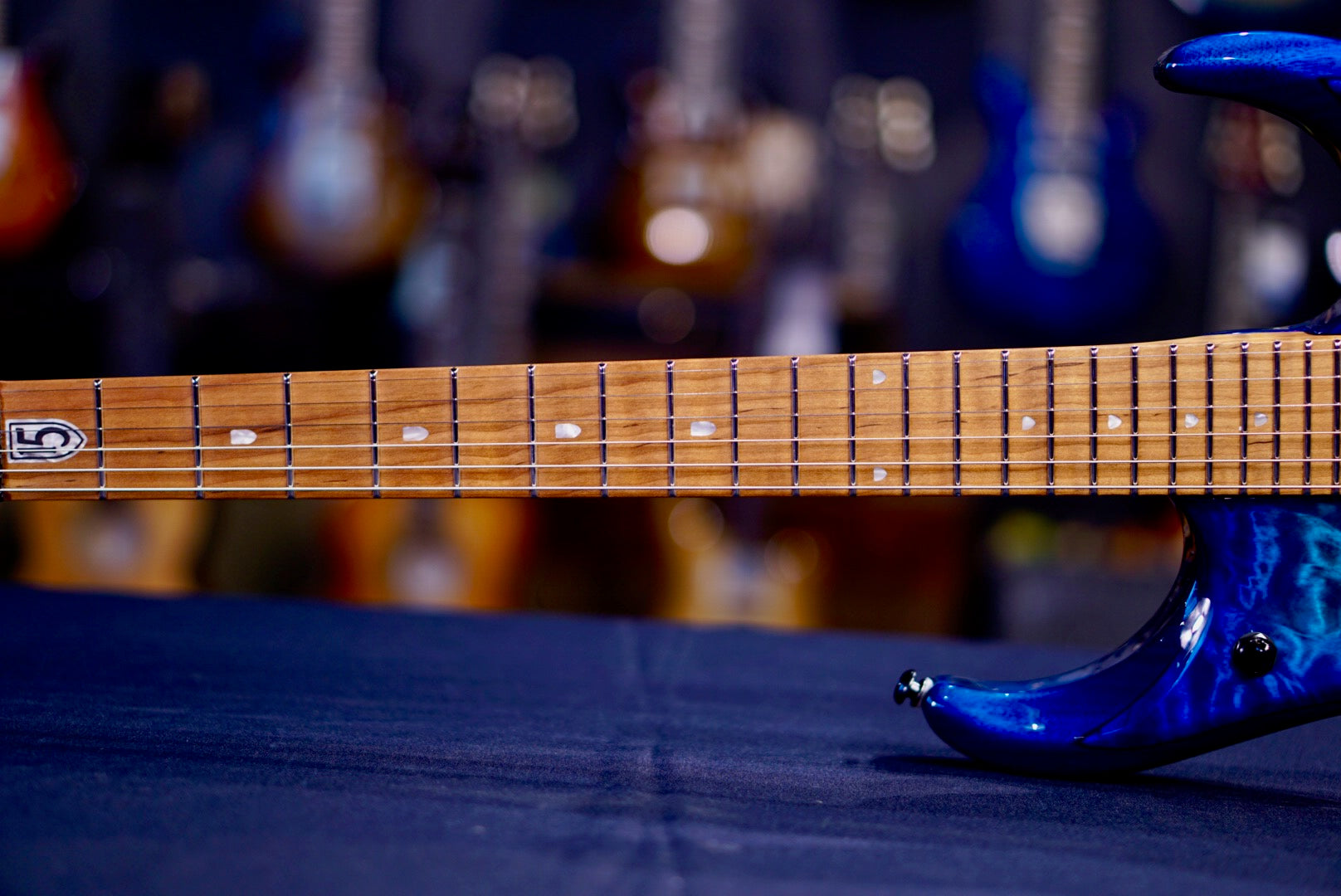 Ernie Ball Music Man JP15 Ultra Marine Quilt H08051