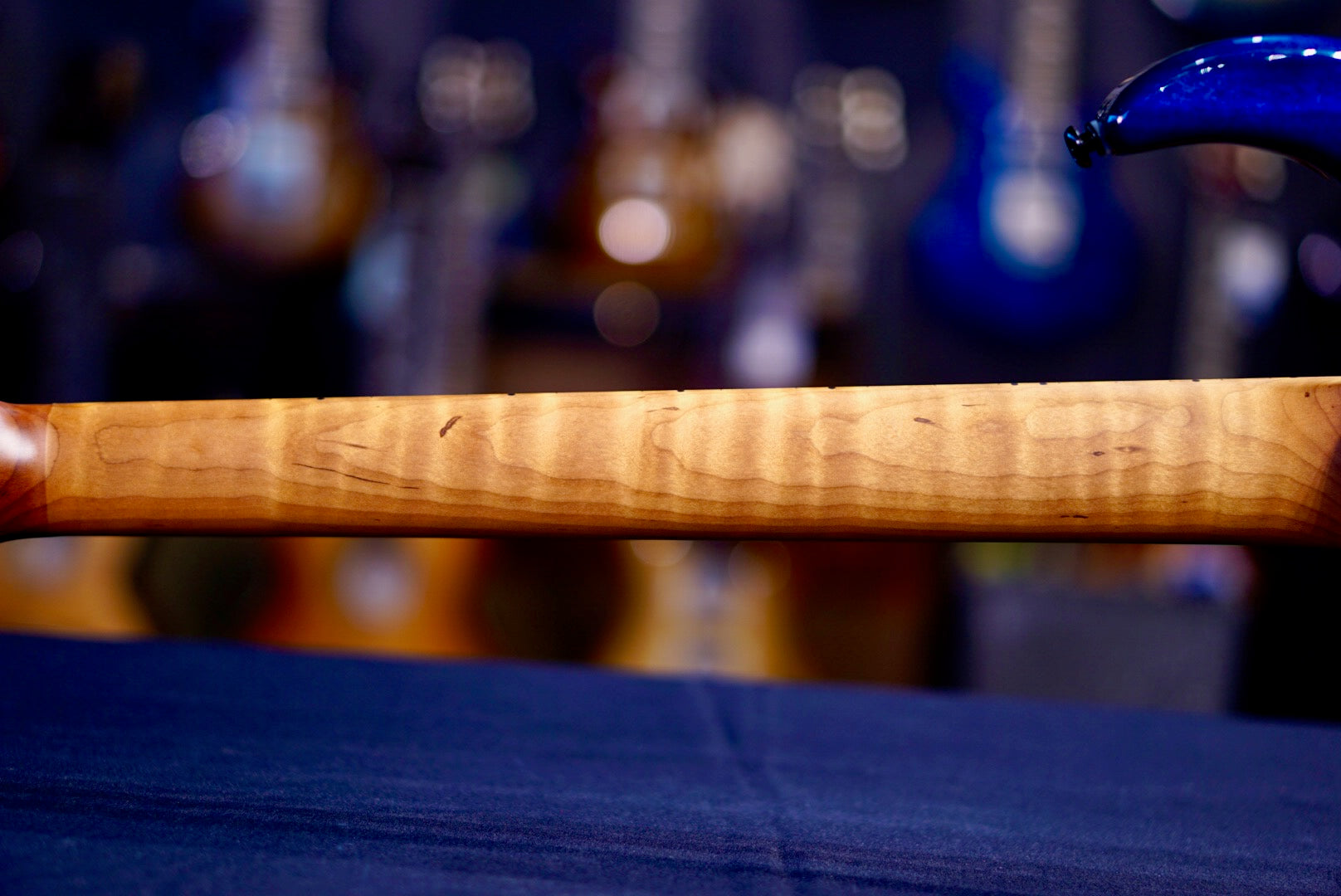 Ernie Ball Music Man JP15 Ultra Marine Quilt H08051