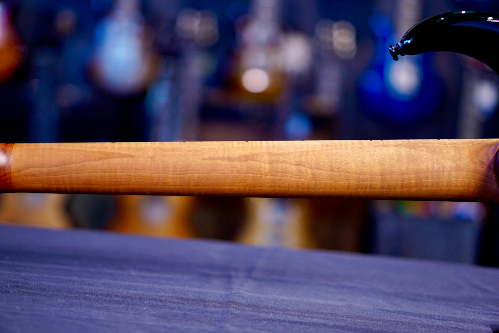 Ernie Ball Music Man JP15 Green Tiger Flame H09804