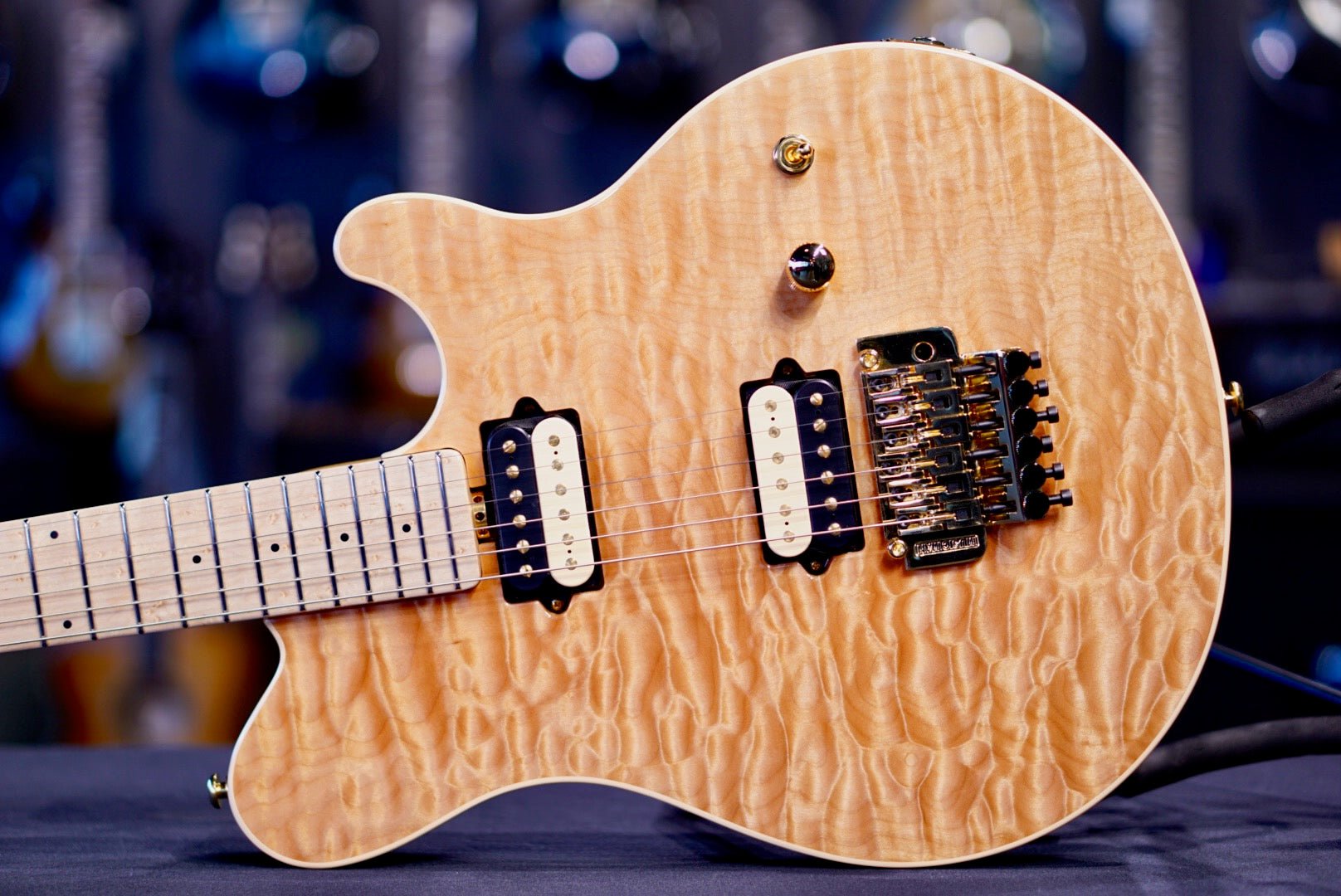 Ernie Ball Music Man Axis Natural One Piece Quilt Gold Package G55275
