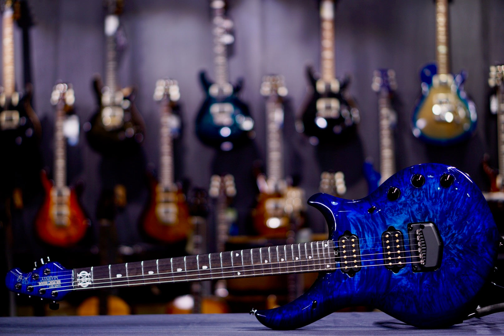 Ernie Ball Music Man Majesty Blue Ink BFR M019671