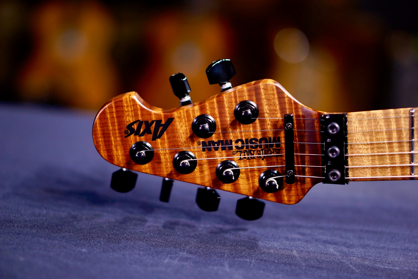 Ernie Ball Music Man Axis Charcoal Cloud Flame H09375