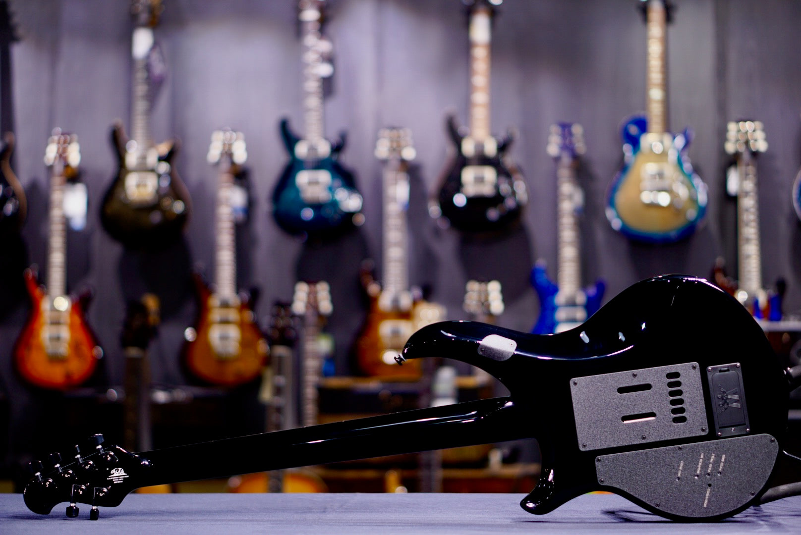 Ernie Ball Music Man MAJESTY 6 BLACK FROSTING M019744