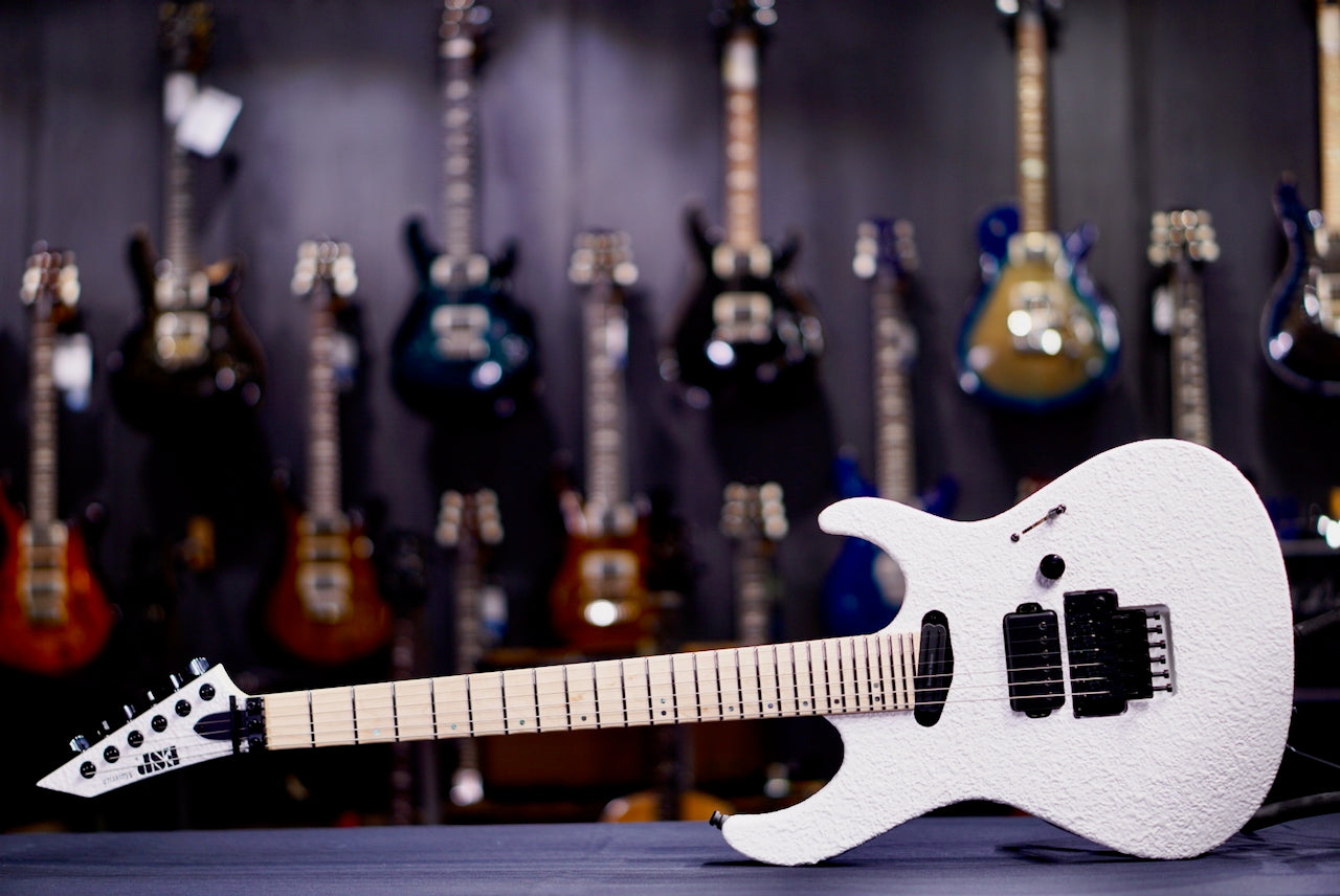 ESP Maverick Cast Metal white E9801252