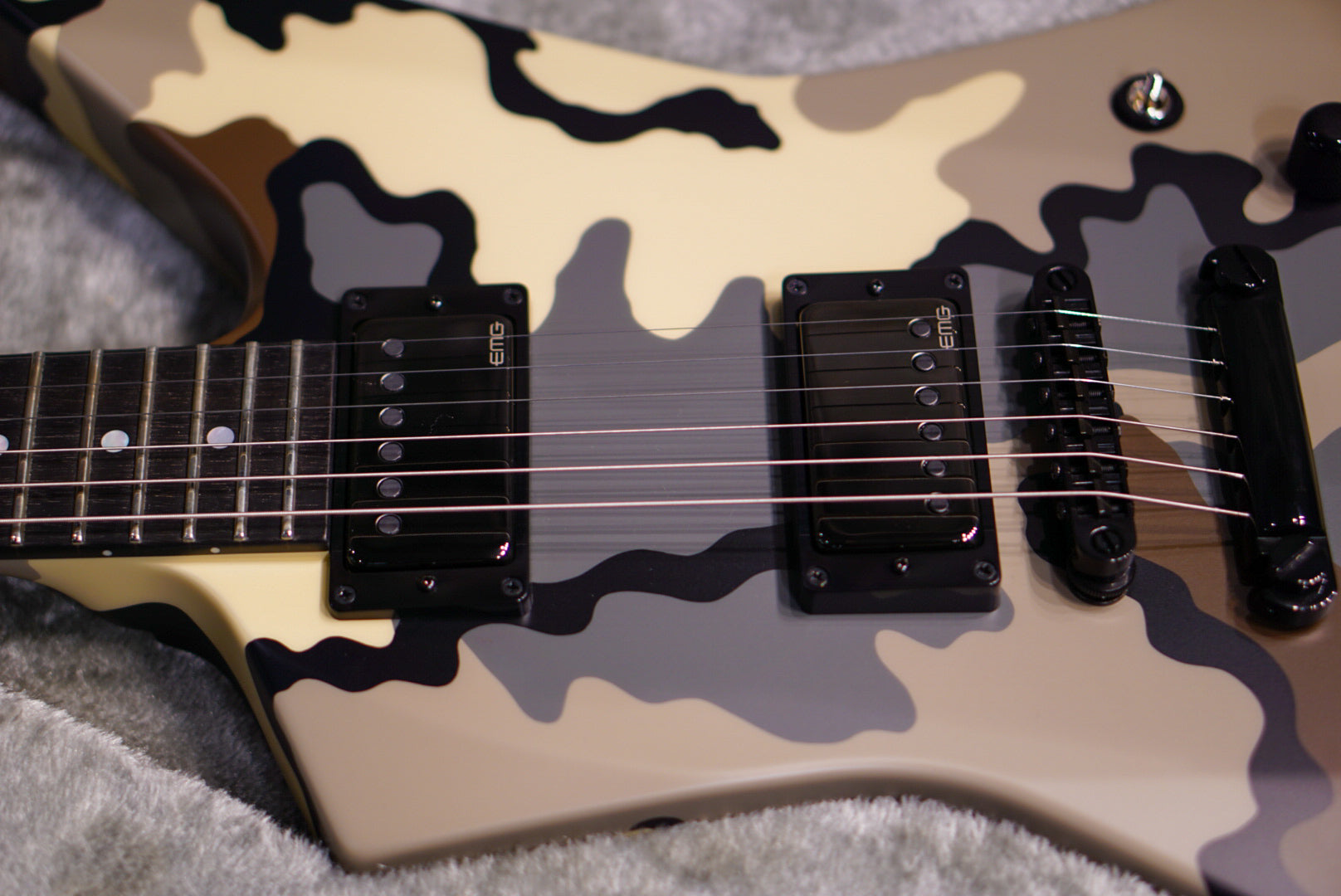 ESP SNAKEBYTE CAMO James hetfield signature E0460242