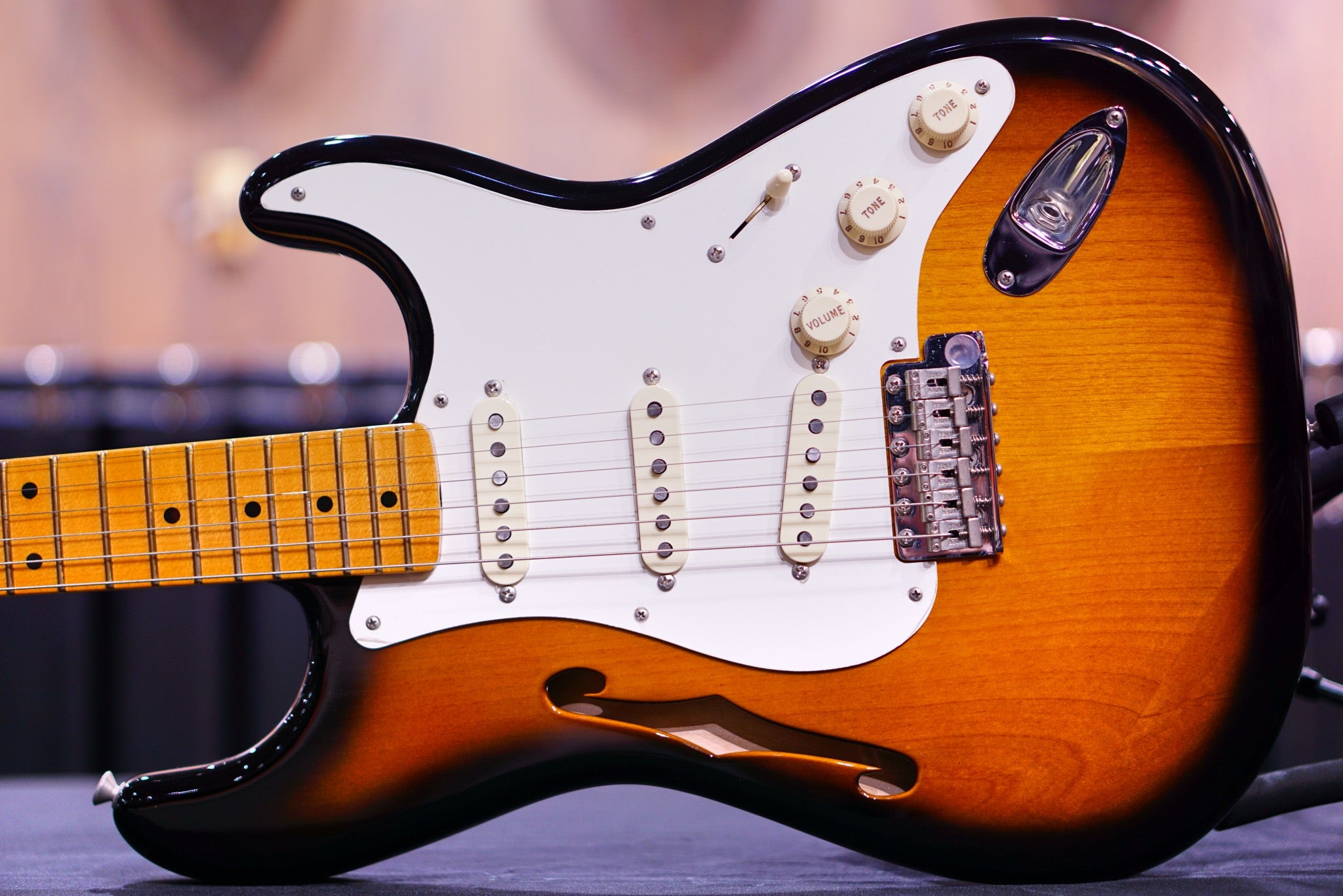 Fender Eric Johnson Thinline Stratocaster - 2-color Sunburst - HIENDGUITAR   fender GUITAR