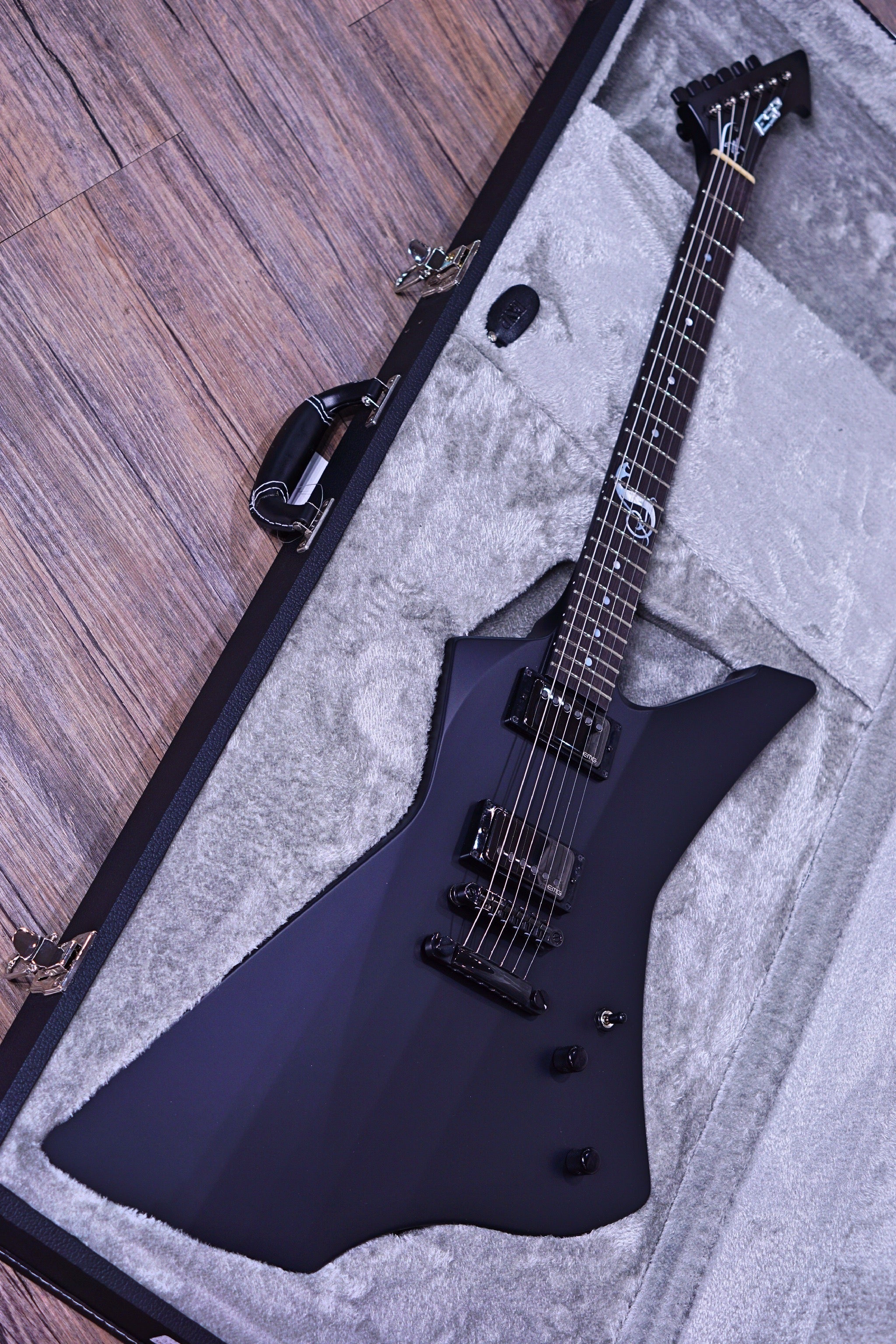 james hetfield guitar pedals ESP Snakebyte James Hetfield signature satin Black E5680202