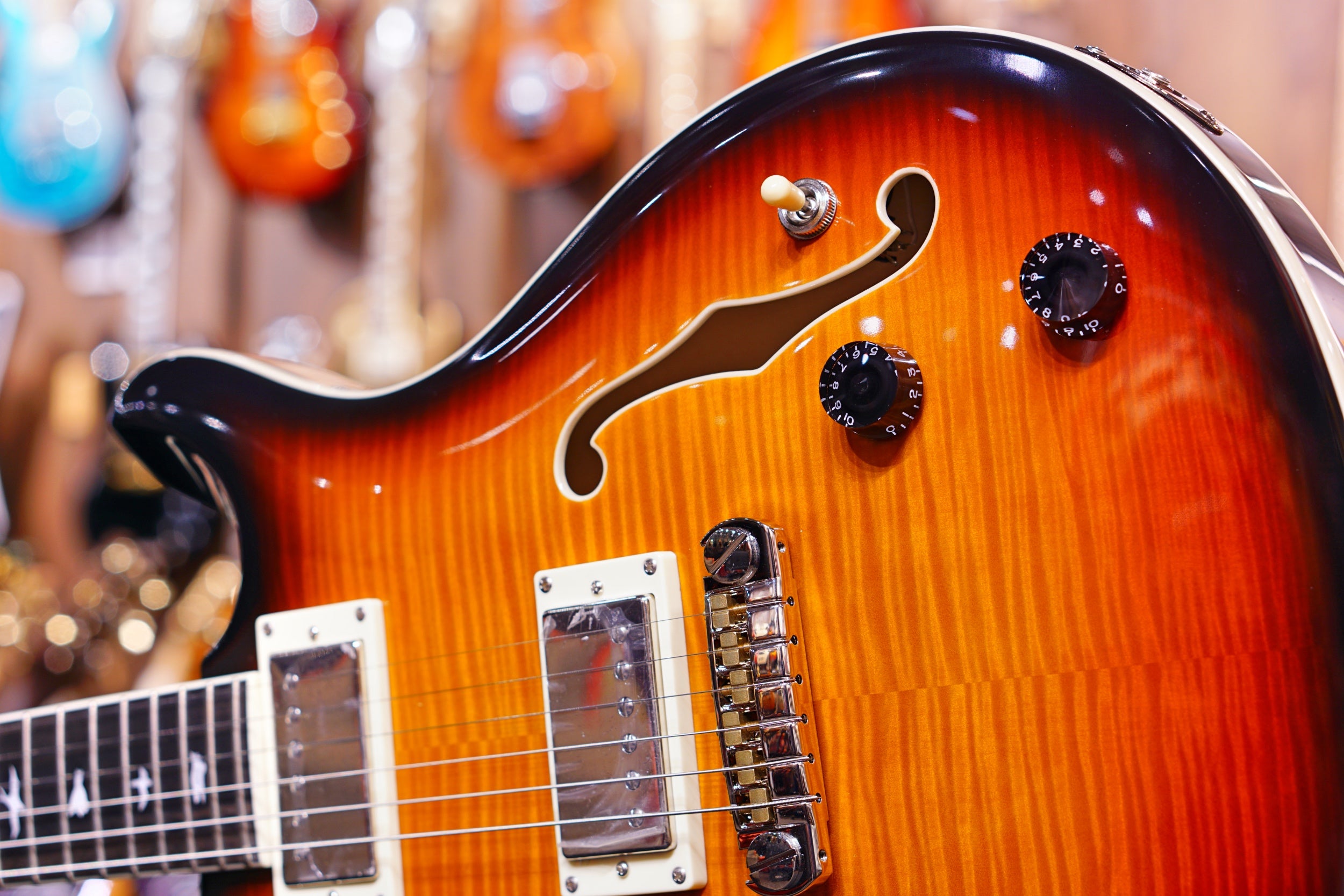 PRS SE Hollowbody II - Tri-Color Sunburst