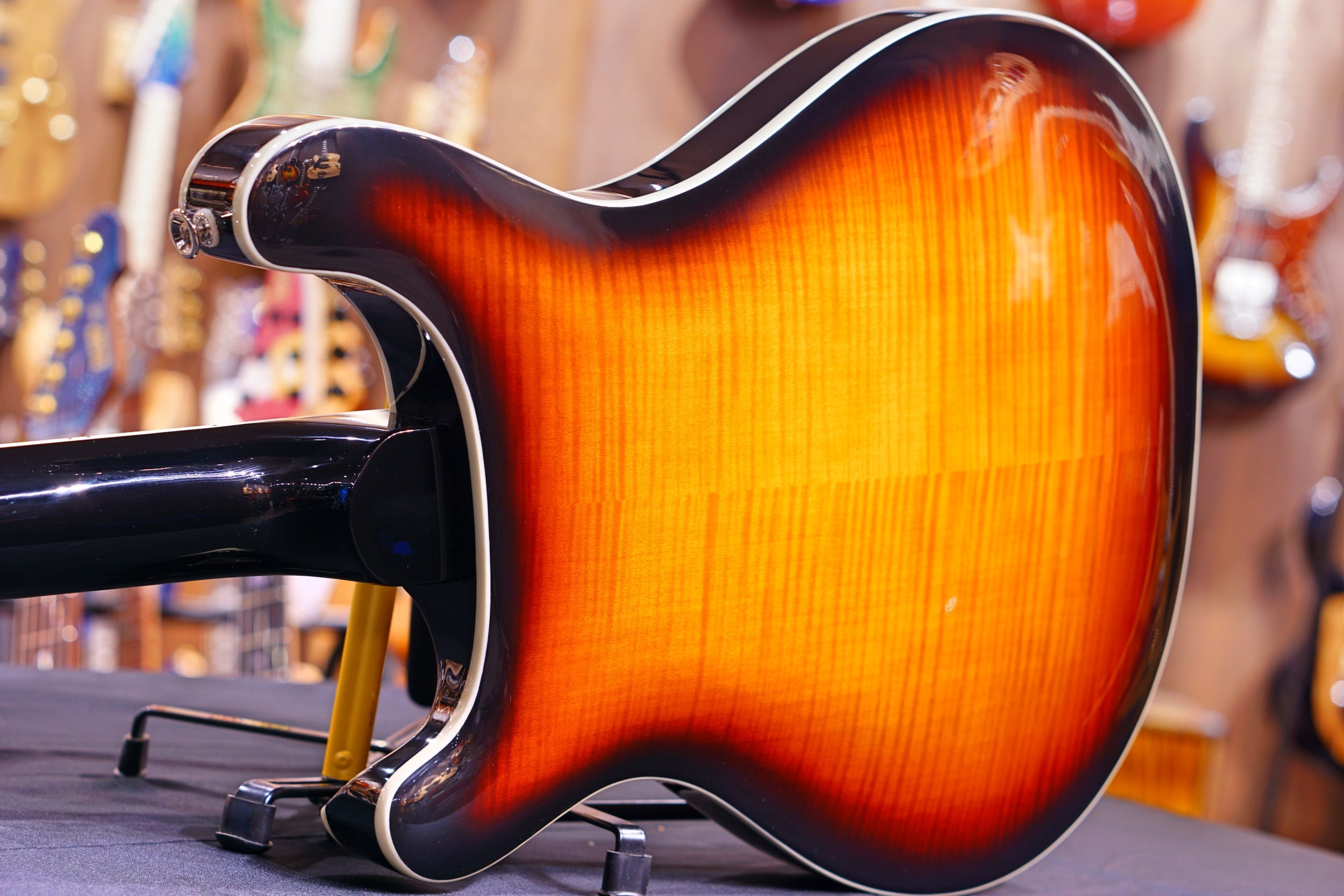 PRS SE Hollowbody II - Tri-Color Sunburst