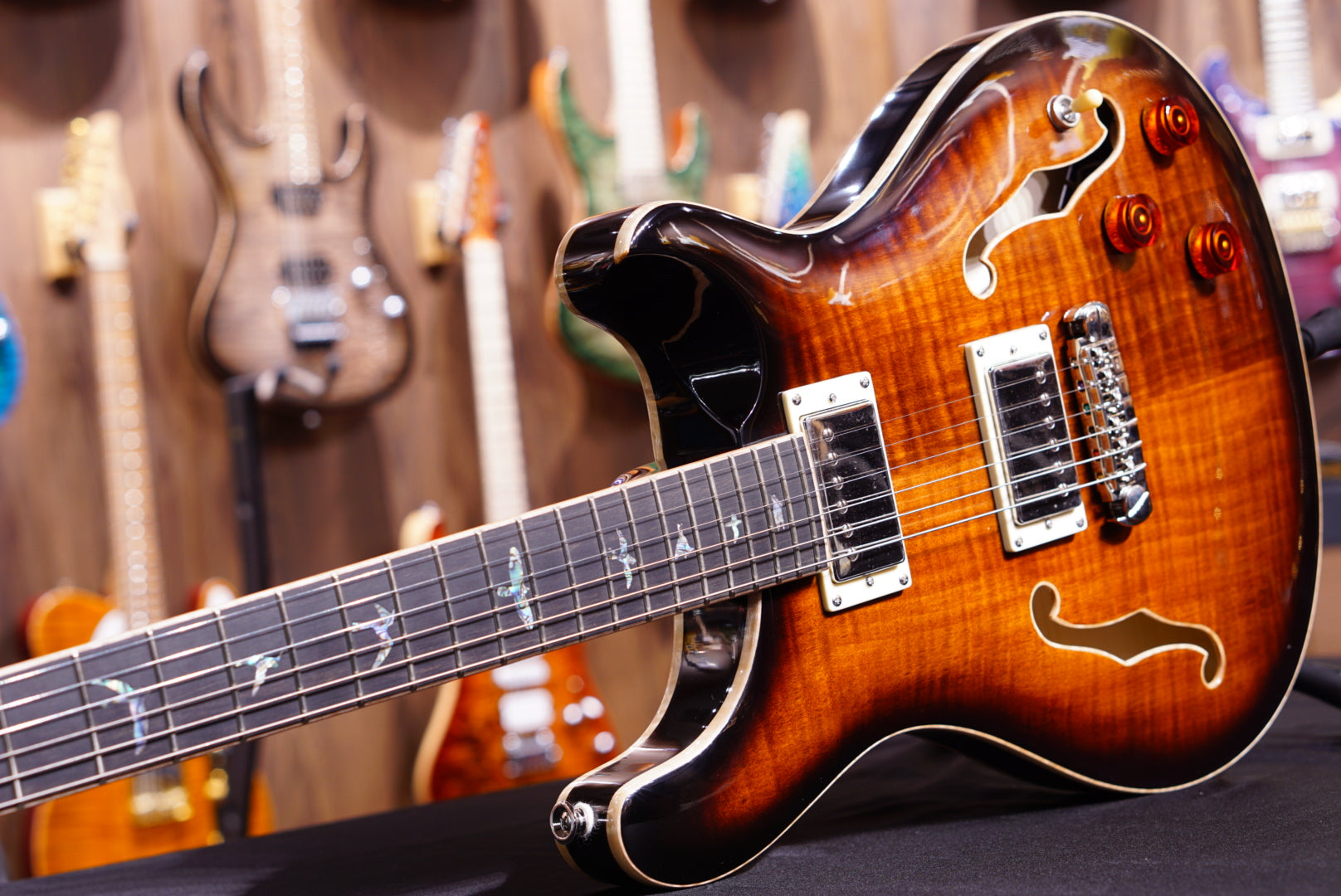 PRS SE Hollowbody II Piezo - Black Gold Burst