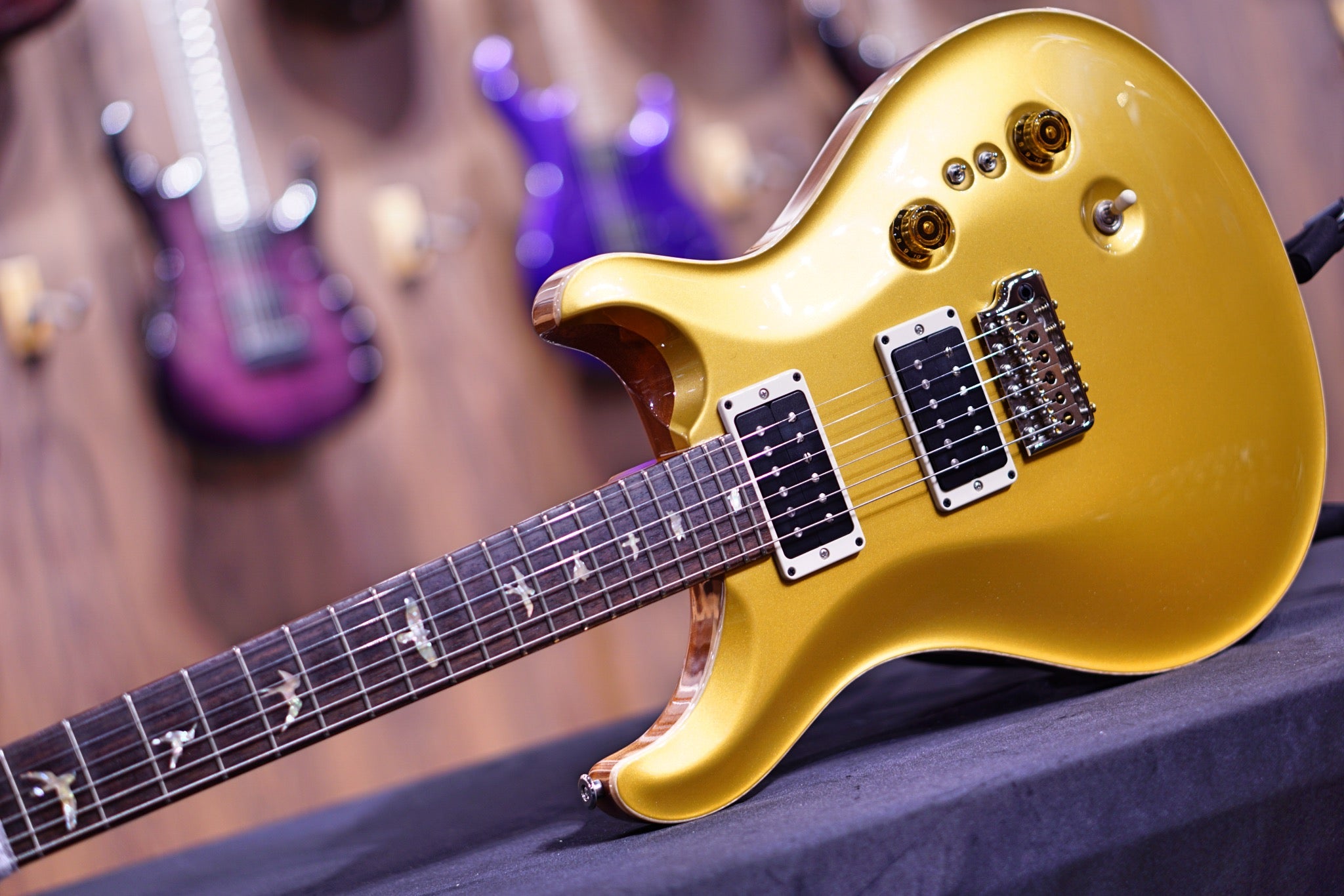 PRS 35th Anniversary Custom 24 - Gold Top with Pattern Thin Neck 03361